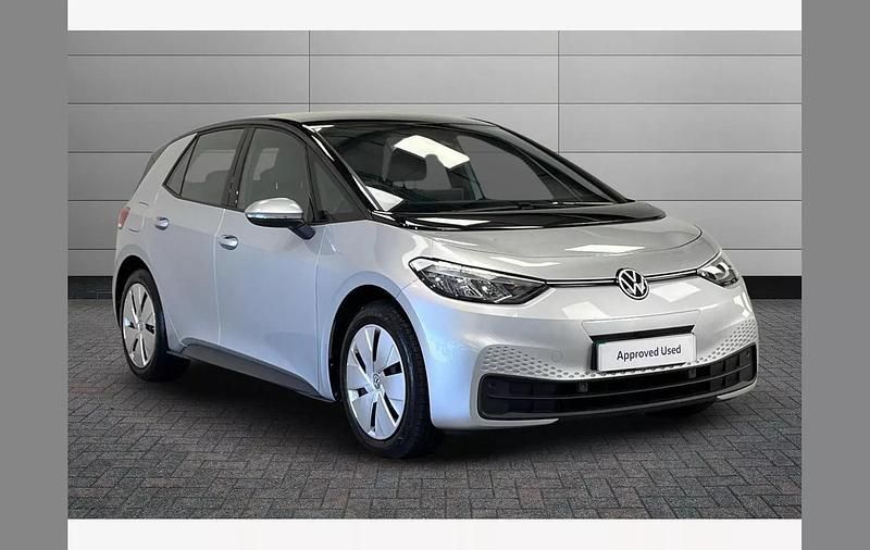 Silver Used 2022 VW ID.3 Pro Performance Hatchback | £15,490 (Good price) - Image 1/4