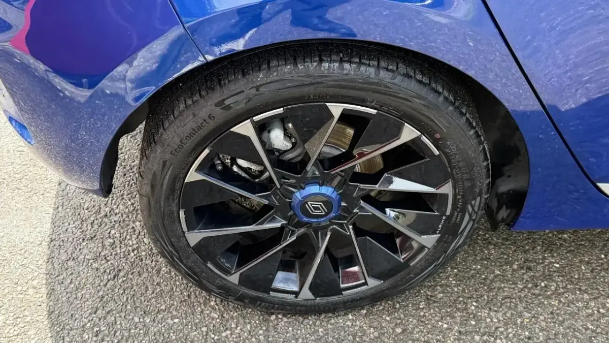 Used Renault Clio V Esprit Alpine 140 HP (102 kW) 2024 Blue Hatchback