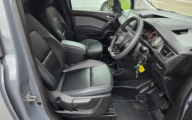 Used Nissan Townstar Acenta 131 HP (96 kW) 2024 Grey Van