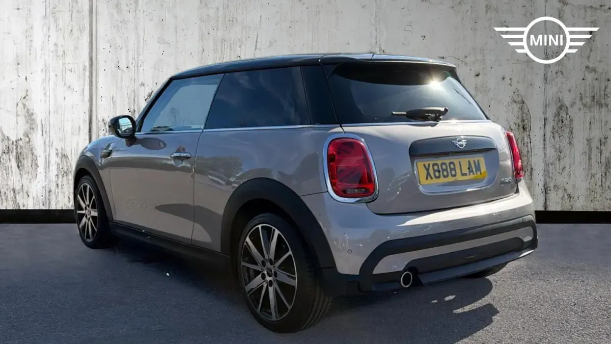 Used Mini Cooper Classic 136 HP (100 kW) 2022 Rooftop grey Hatchback