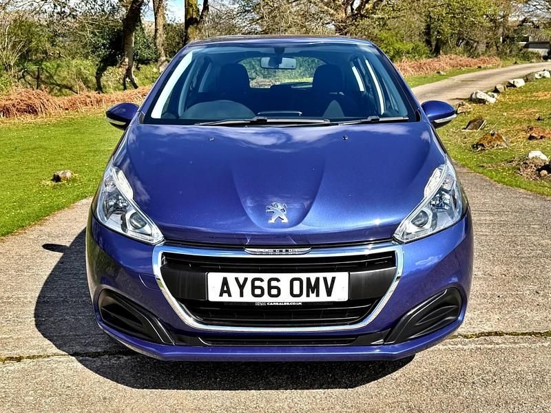 Używany Peugeot 208 Active 2016 Niebieski Hatchback