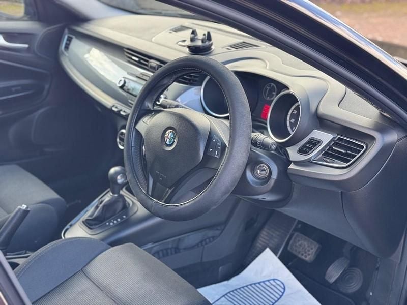 Used Alfa Romeo Giulietta Lusso 2012 Black Hatchback
