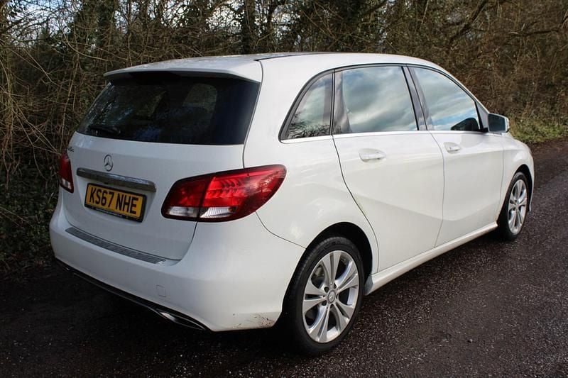 Used Mercedes B180 2017 White MPV