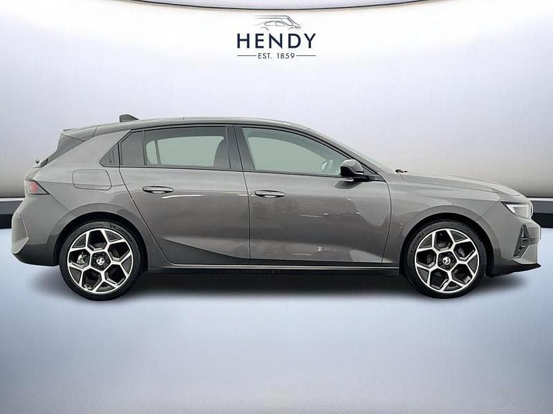 Grey Used 2024 Vauxhall Astra Ultimate Hatchback | £19,299 (Fair price) - Image 1/4