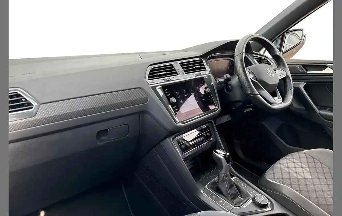 Used VW Tiguan R-line 150 HP (110 kW) 2022 White SUV