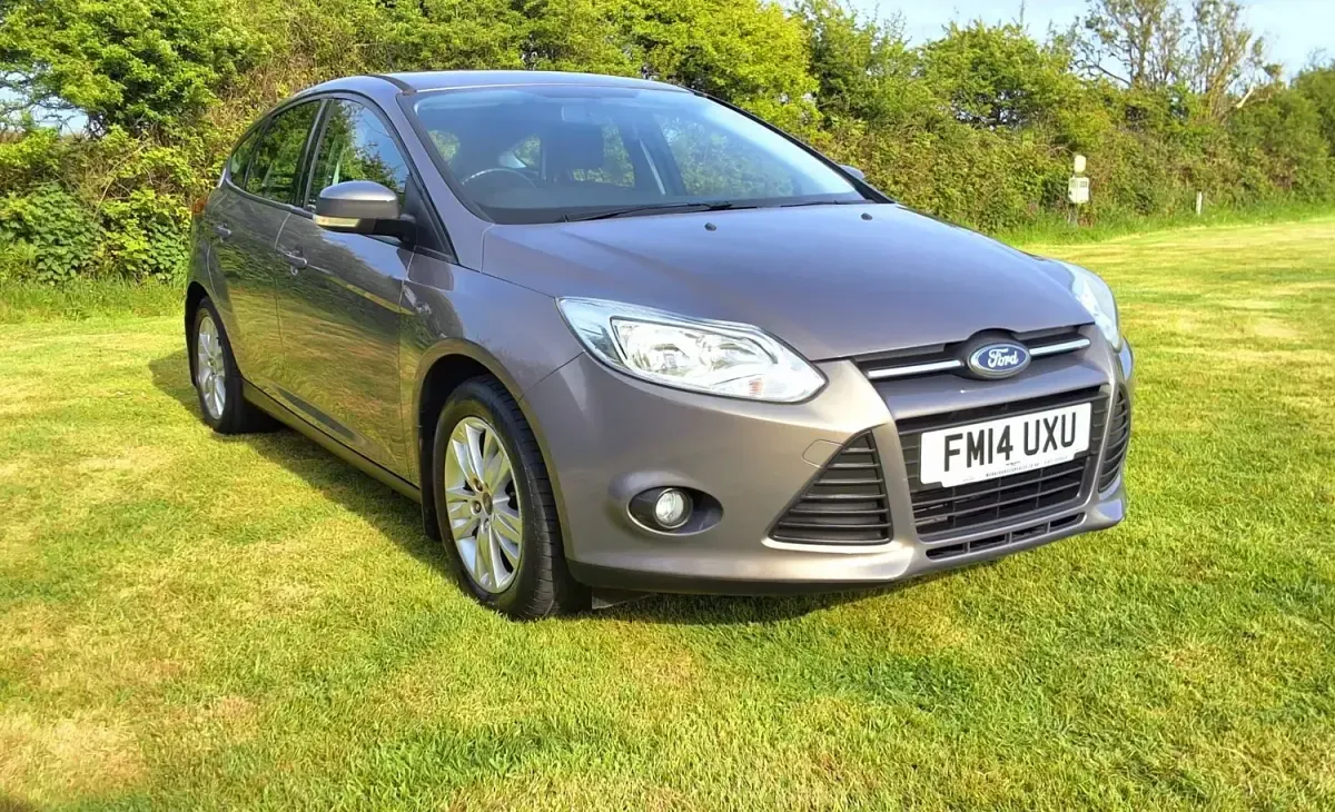 Begagnad Ford Focus 2014 Brun Kombi