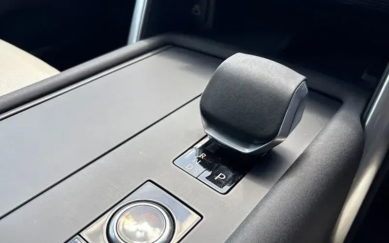 Used Land Rover Discovery HSE Dynamic 349 HP (256 kW) 2024 Brown SUV