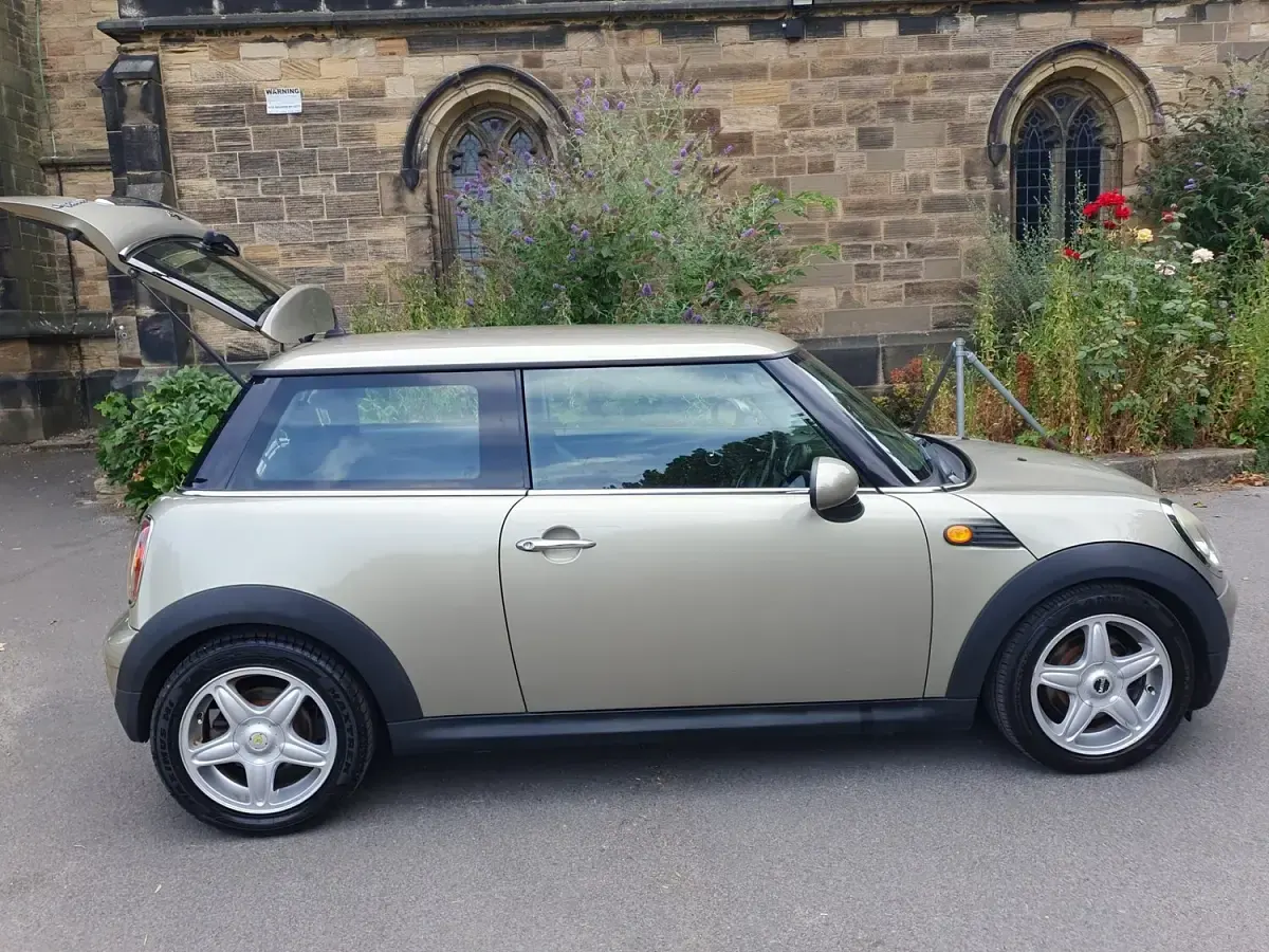 Used Mini Cooper D Hatch 2010 Silver Hatchback
