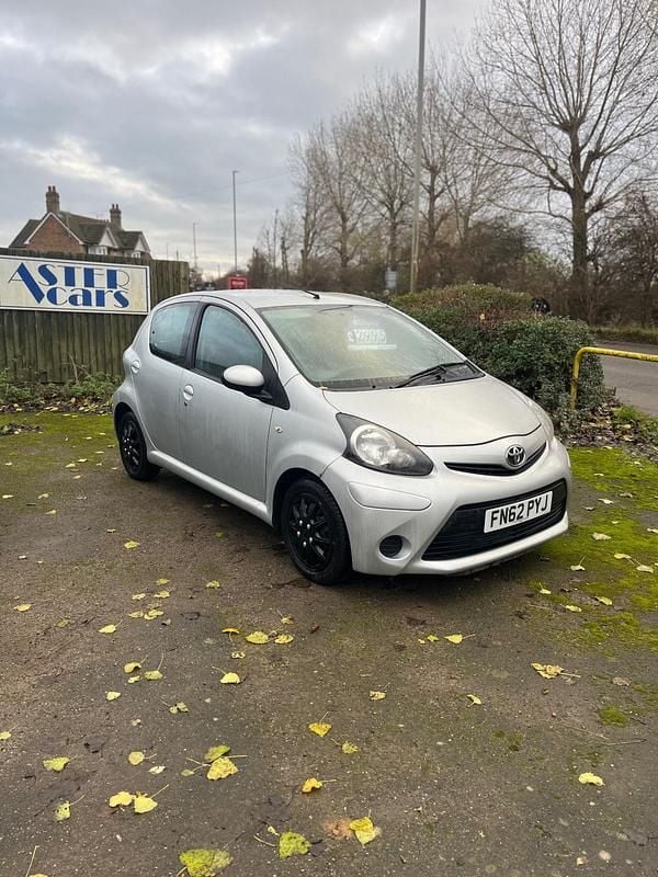 Silver Used 2012 Toyota Aygo Hatchback | £2,995 (A bit pricey) - Image 1/4