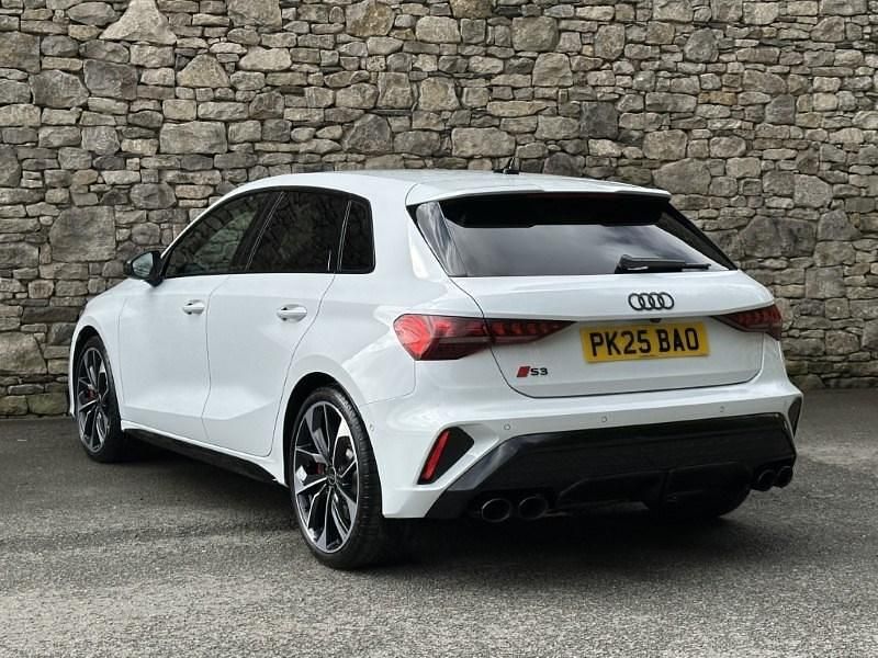 Usado Audi S3 Sportback Black Edition 333 HP (244 kW) 2025 Branco Citadino