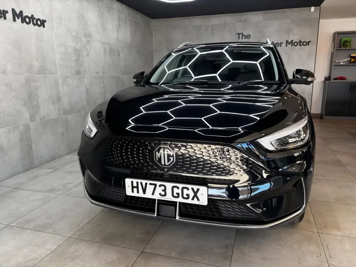 Usado MG ZS Trophy Connect 114 kW (156 CV) 2023 Negro SUV