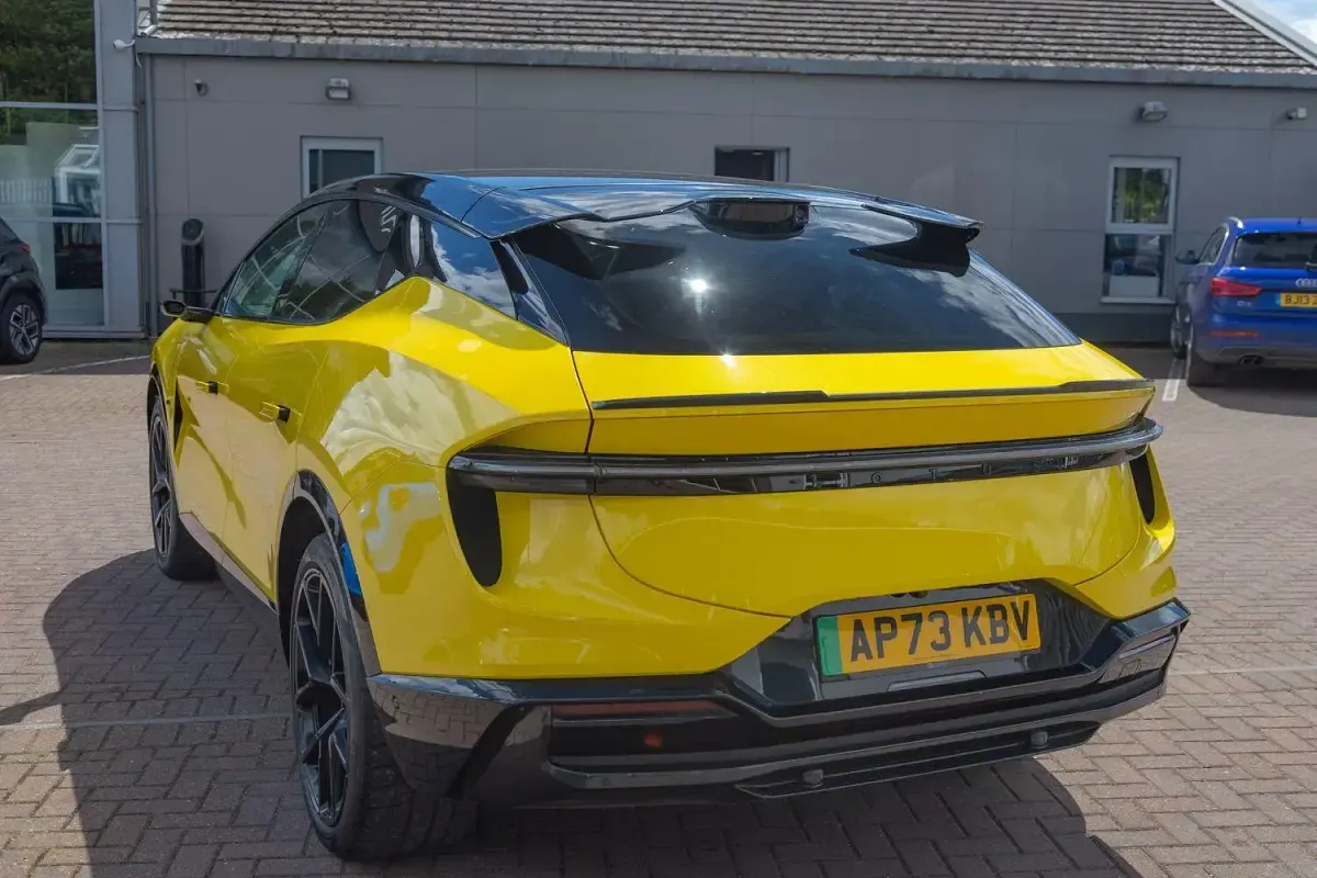 Used Lotus Eletre 675 kW (918 HP) 2023 Yellow SUV