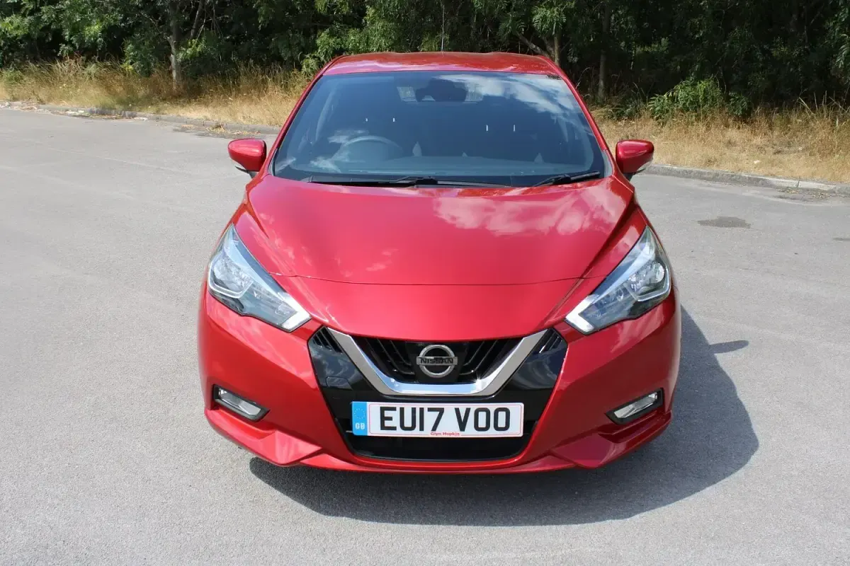 Used Nissan Micra Acenta 90 HP (66 kW) 2017 Red Hatchback