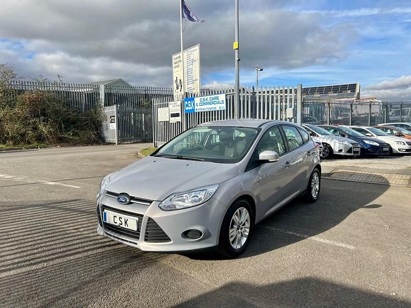 Used Ford Focus 115 HP (84 kW) 2012 Silver Hatchback