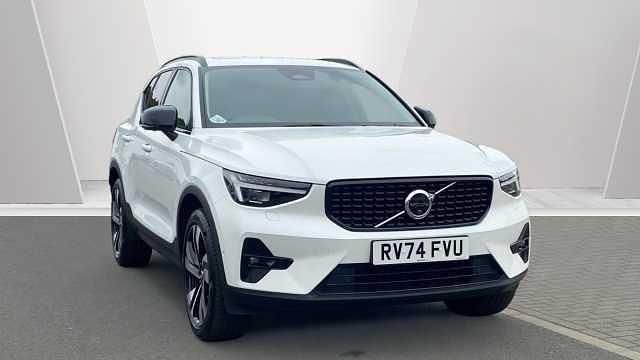 Used 2025 Volvo XC40 Ultra SUV | £33,995 (A bit pricey) - Image 1/3