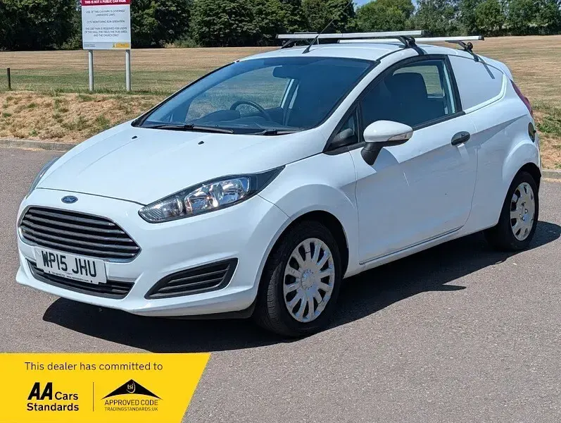 Used Ford Fiesta 75 HP (55 kW) 2015 White Van
