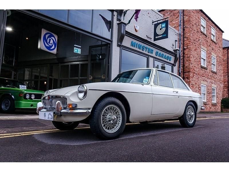 Used MG B GT 1967 White Coupe
