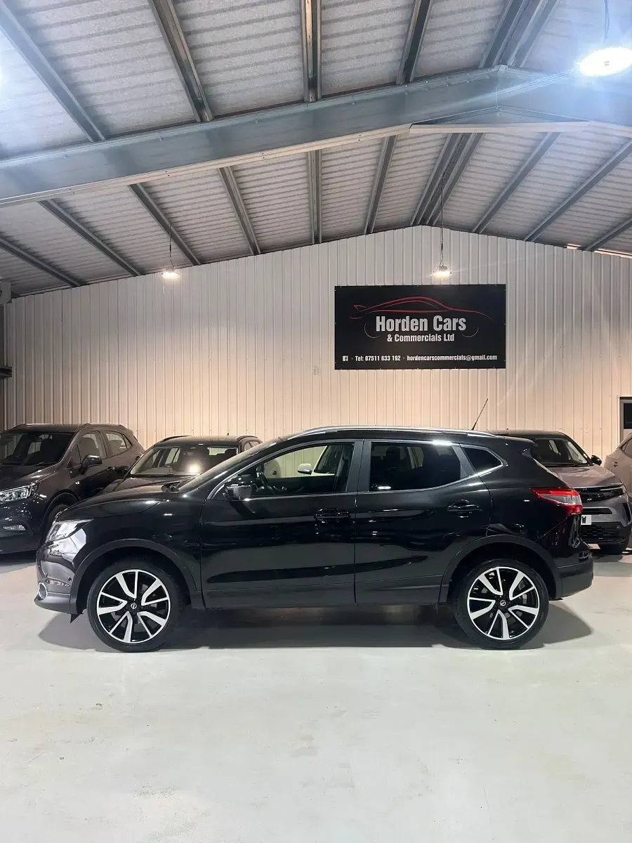 Used Nissan Qashqai Tekna 130 HP (95 kW) 2016 Black SUV