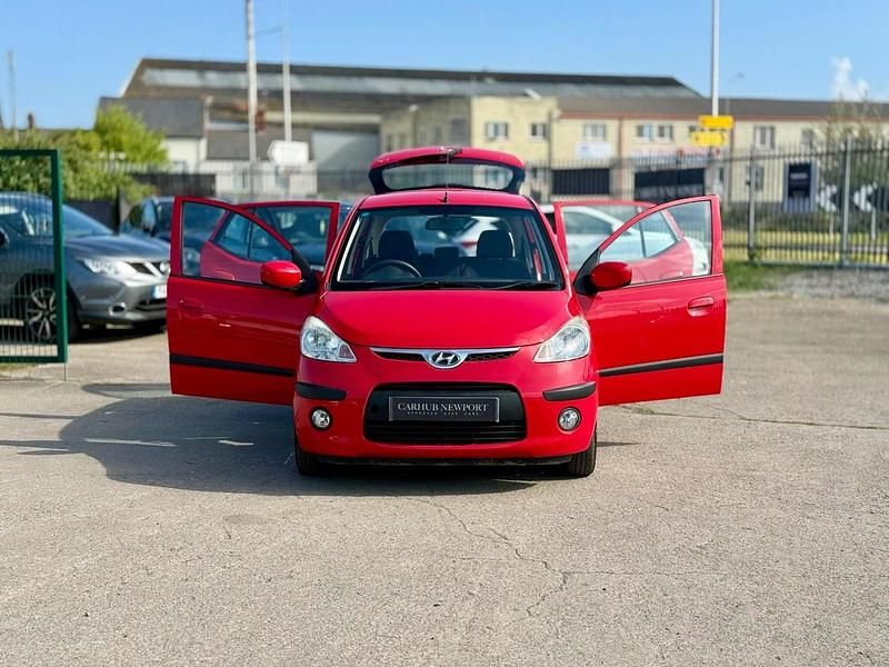 Used Hyundai i10 Comfort 78 HP (57 kW) 2009 Red Hatchback