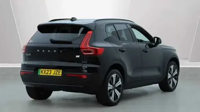 Używany Volvo XC40 Core 175 kW (238 KM) 2023 SUV