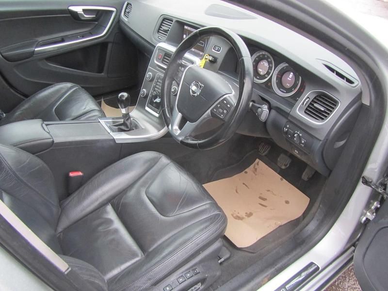 Used Volvo S60 SE Lux 2011 Silver Sedan