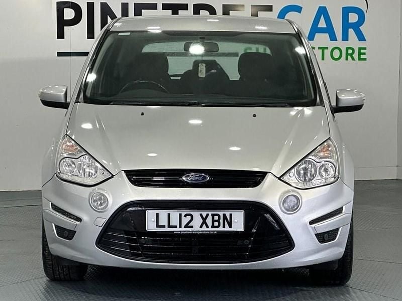 Begagnad Ford S-MAX Zetec 160 HK (117 kW) 2012 Silver Minibuss