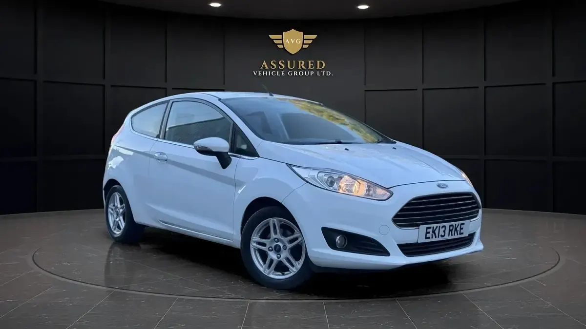 Used Ford Fiesta Zetec 2013 White Hatchback
