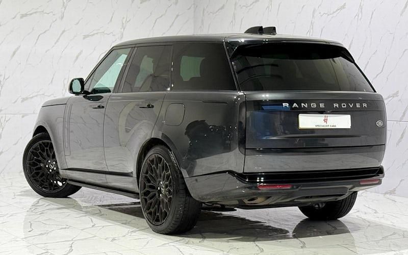Used Land Rover Range Rover SE 441 HP (324 kW) 2023 SUV