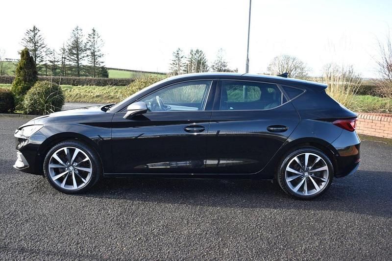 Used Seat Leon FR Sport 130 HP (95 kW) 2022 Black Hatchback