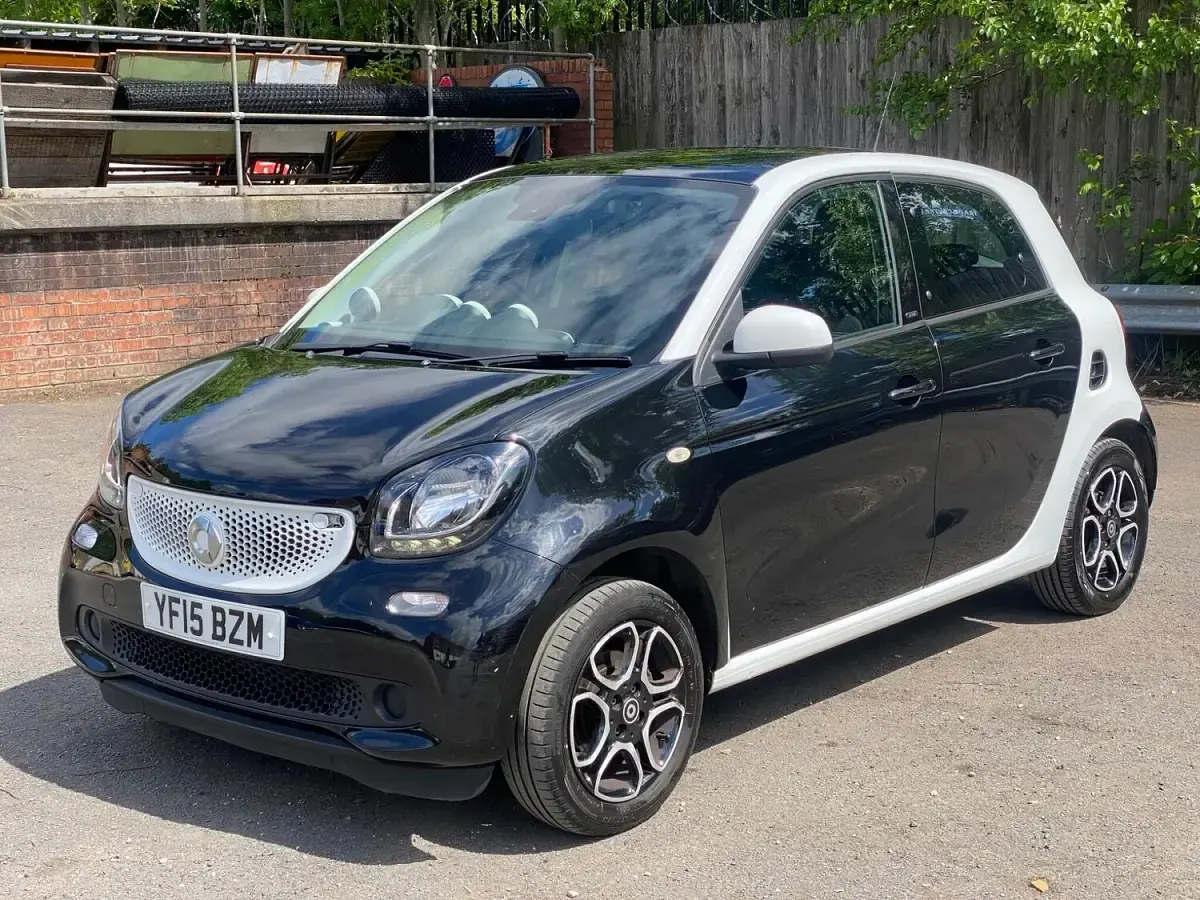 Used Smart ForFour Premium 71 HP (52 kW) 2015 Black Hatchback