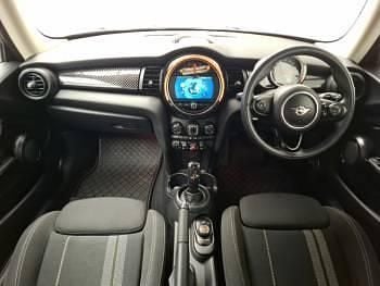 Usado Mini Cooper S Classic 192 HP (141 kW) 2020 Cinzento Citadino