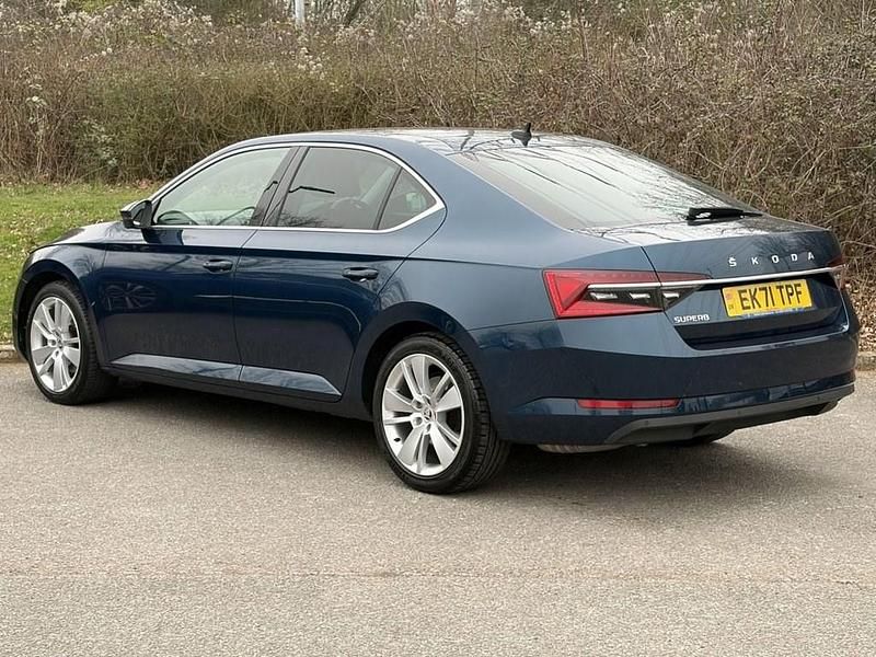 Used Skoda Superb SE L 190 HP (139 kW) 2021 Blue Hatchback