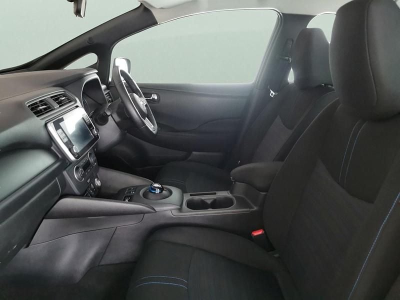 Used Nissan Leaf Acenta 110 kW (150 HP) 2022 Red Hatchback