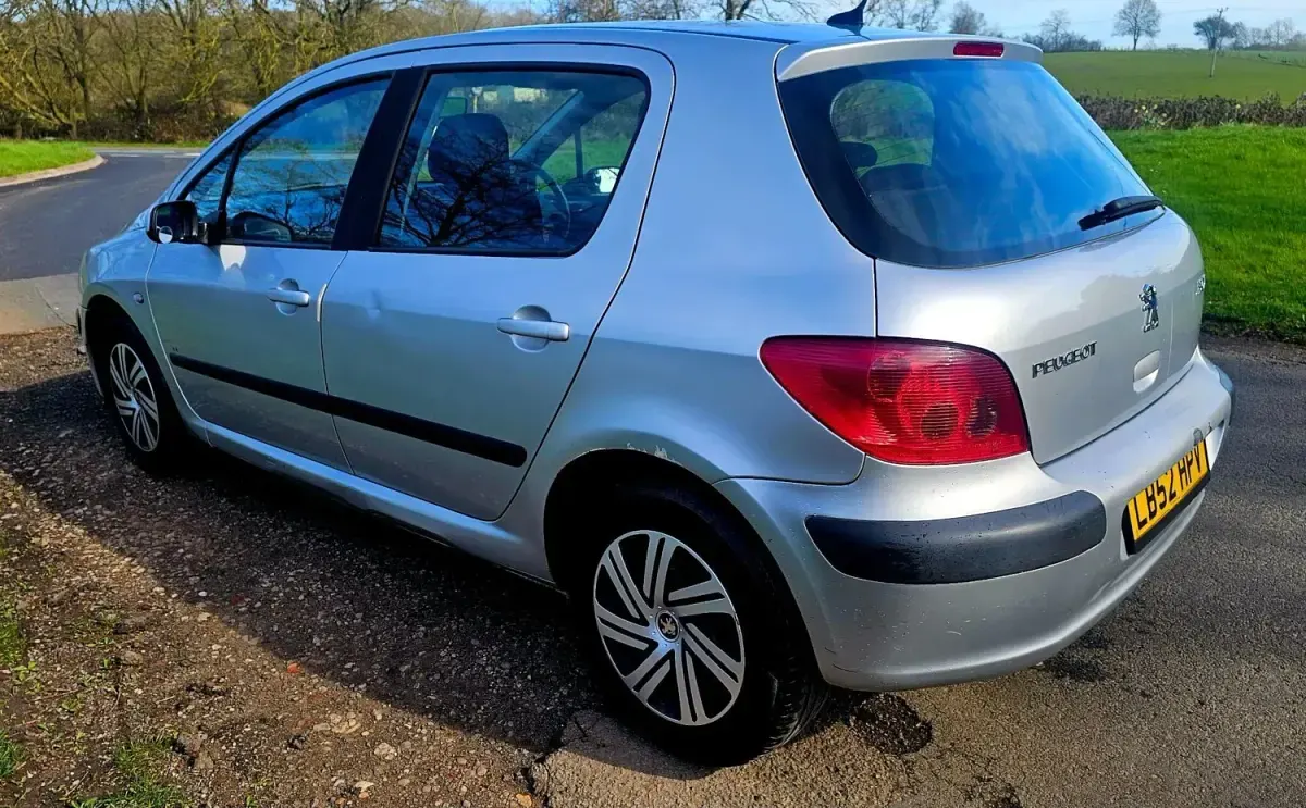 Used Peugeot 307 109 HP (80 kW) 2003 Silver Hatchback