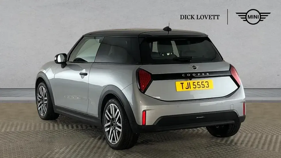 Used Mini Cooper Hatch 154 HP (113 kW) 2024 Silver Hatchback