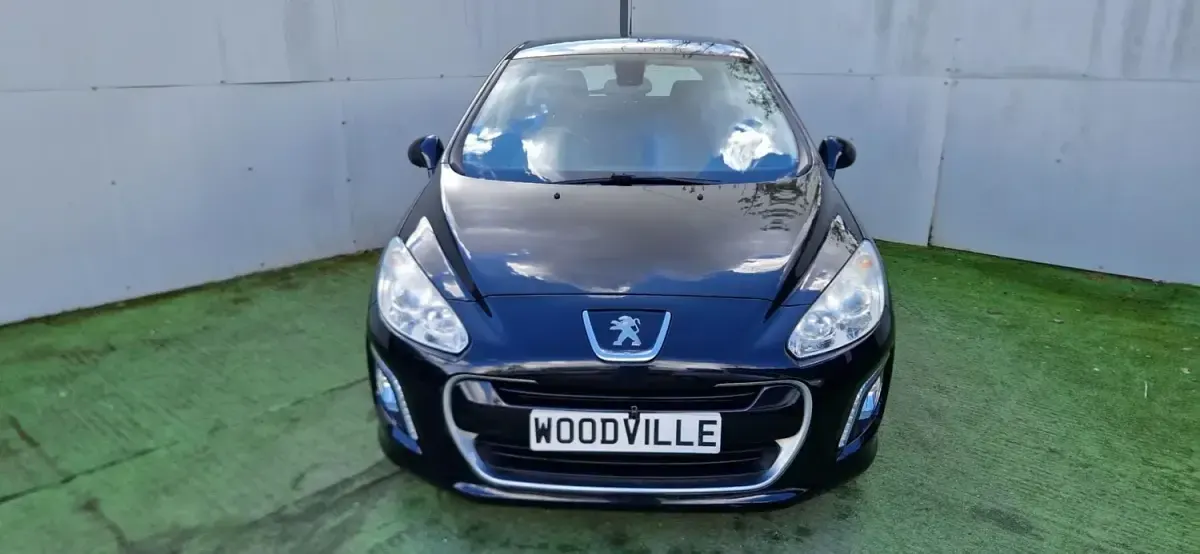 Second-hand Peugeot 308 Active 92 CP (67 kW) 2013 Negru Hatchback