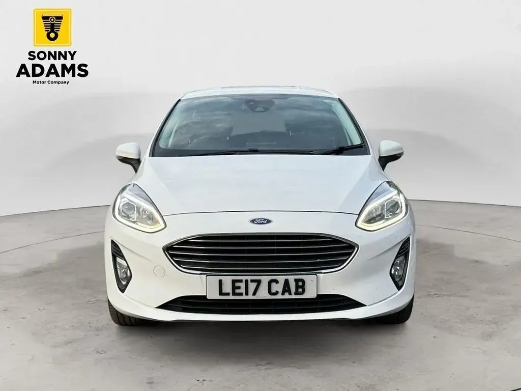 Used Ford Fiesta Titanium 100 HP (73 kW) 2018 White Hatchback