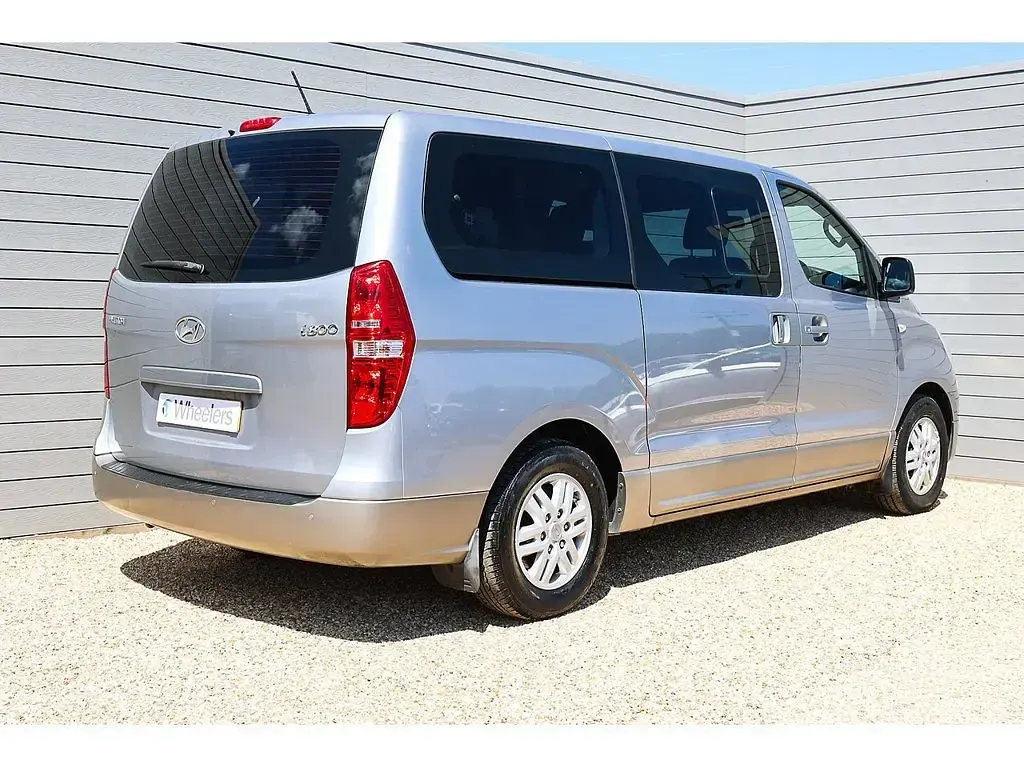 Used Hyundai I800 SE 2017 Silver MPV