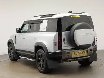 Used Land Rover Defender SE Dynamic 300 HP (220 kW) 2021 Silver SUV