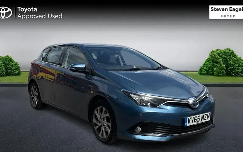 Used Toyota Auris Hybrid Business Edition 136 HP (100 kW) 2016 Hatchback