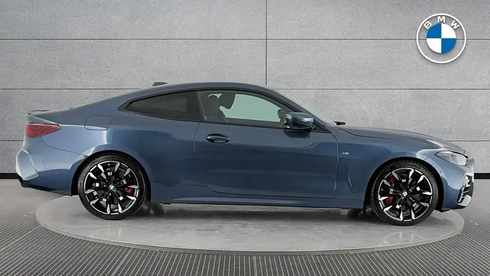 Usado BMW 420 M Sport 181 HP (133 kW) 2024 Azul Coupé