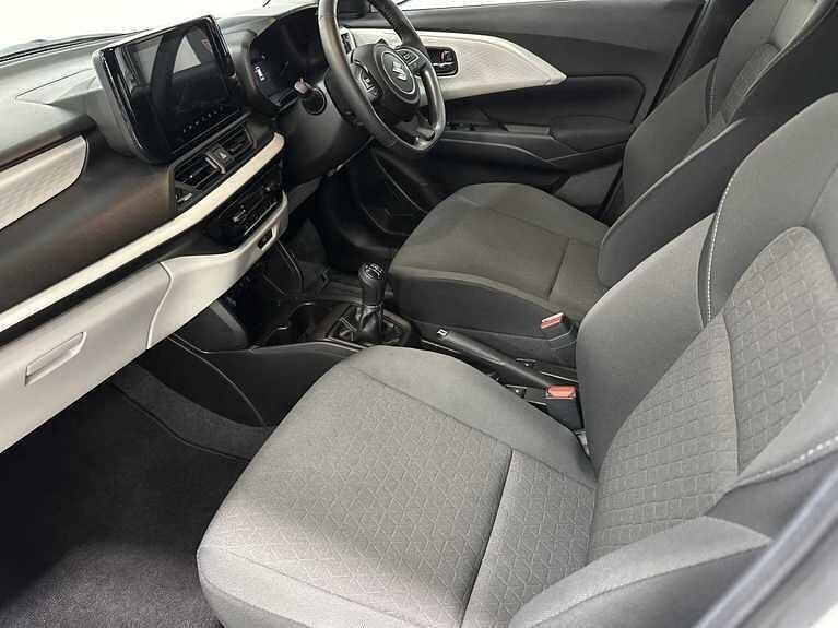 Used Suzuki Swift 82 HP (60 kW) 2024 White Hatchback