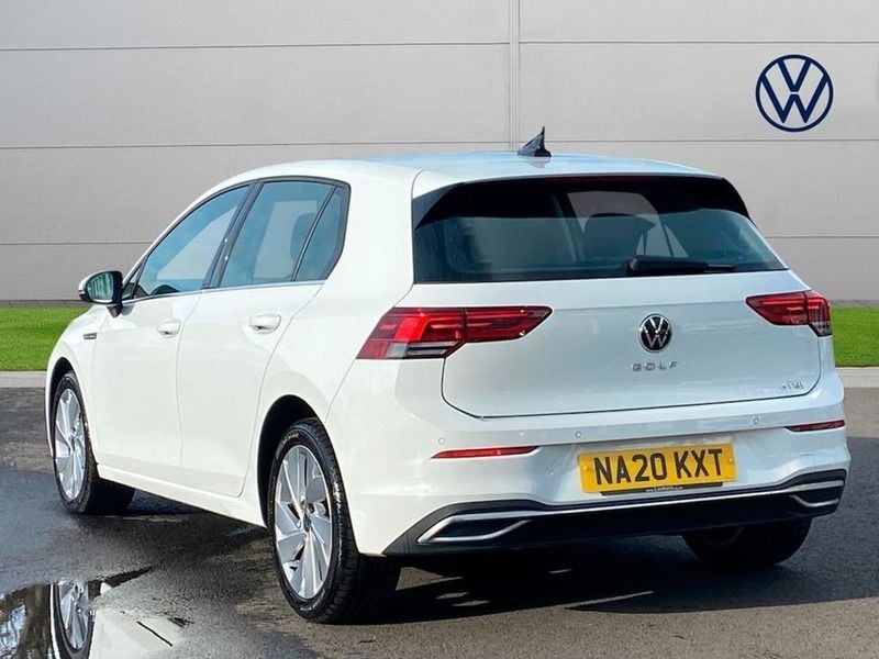 Used VW Golf VIII Style 148 HP (108 kW) 2020 White Hatchback
