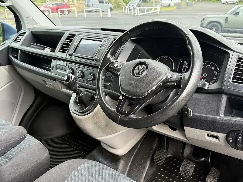 Używany VW Transporter Highline 2016 Niebieski Van