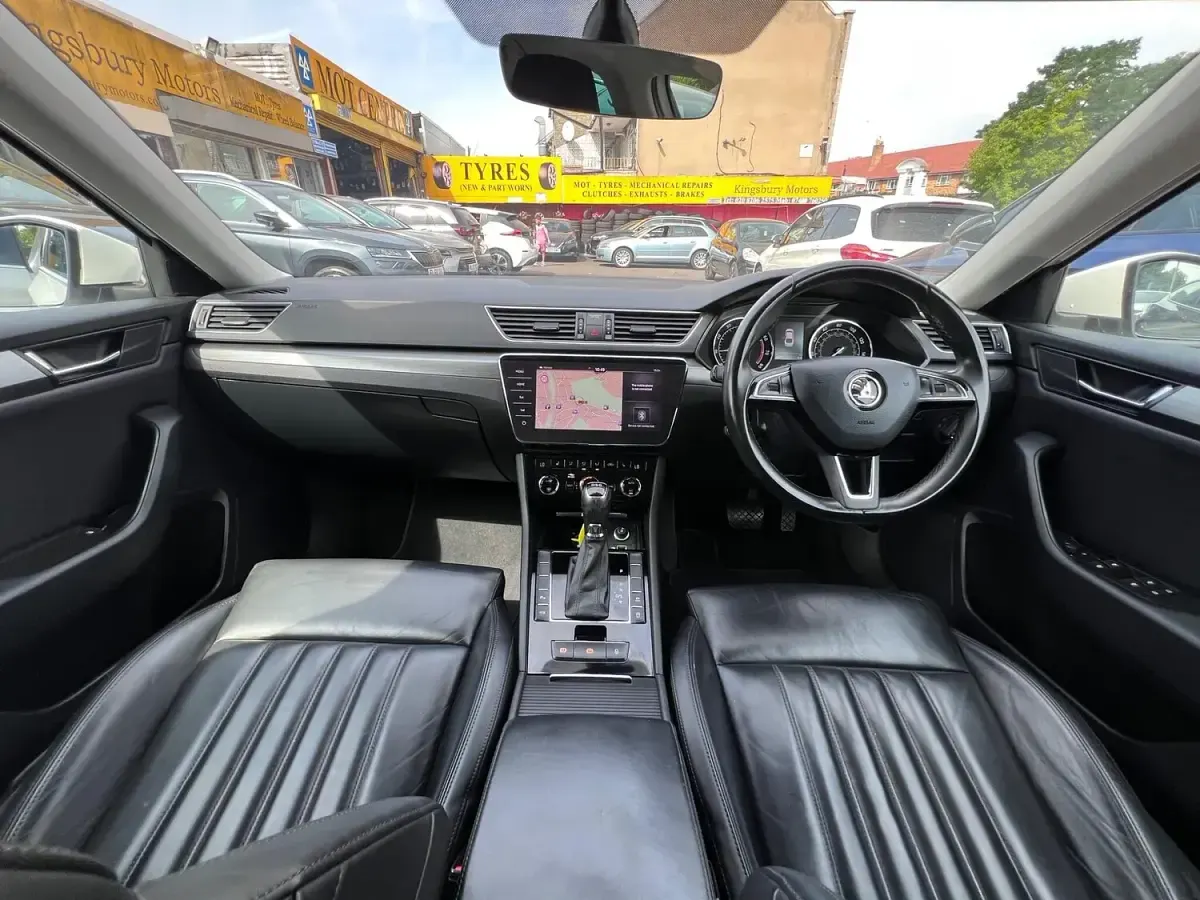 Used Skoda Superb SE L Executive 150 HP (110 kW) 2019 White Hatchback