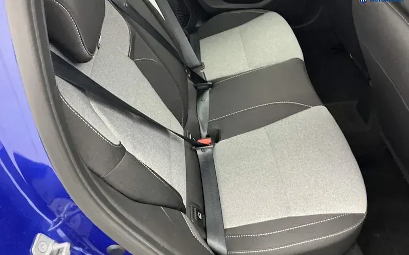 Used Renault Clio V Evolution 143 HP (105 kW) 2024 Blue Hatchback
