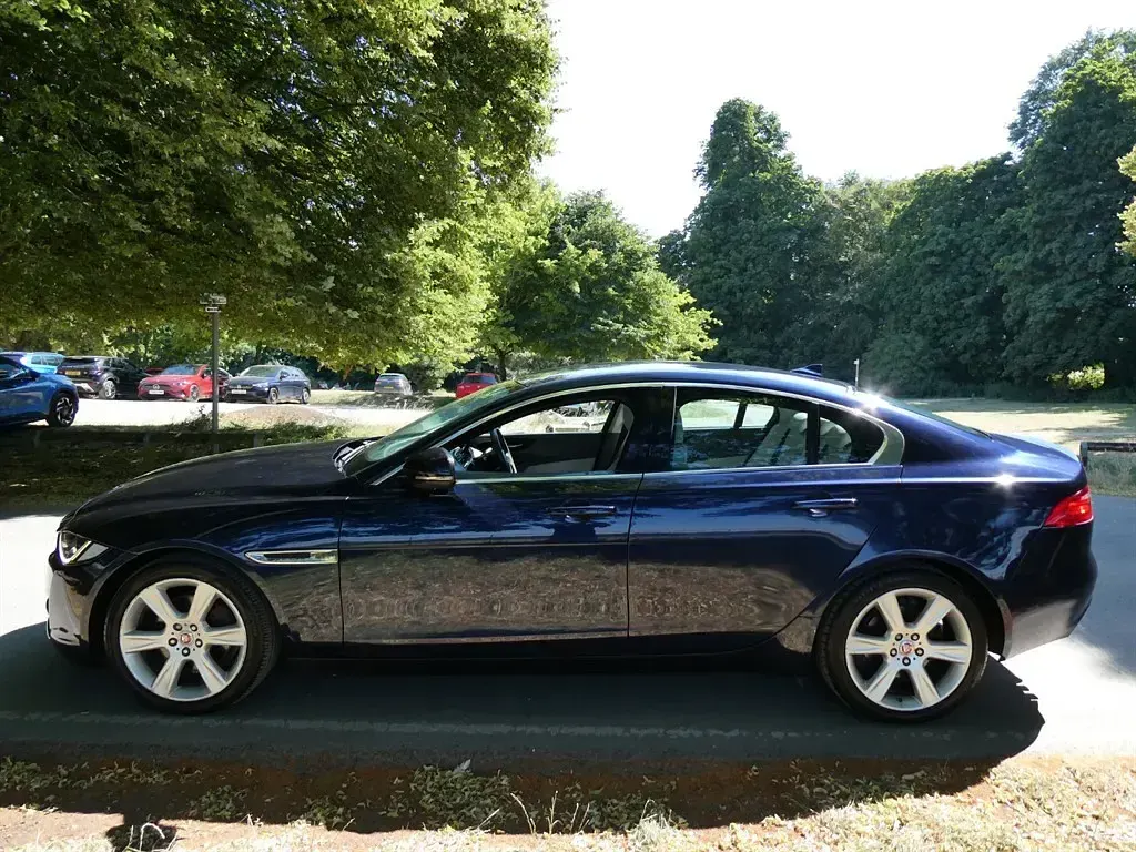 Used Jaguar XE Portfolio 180 HP (132 kW) 2015 Blue Sedan