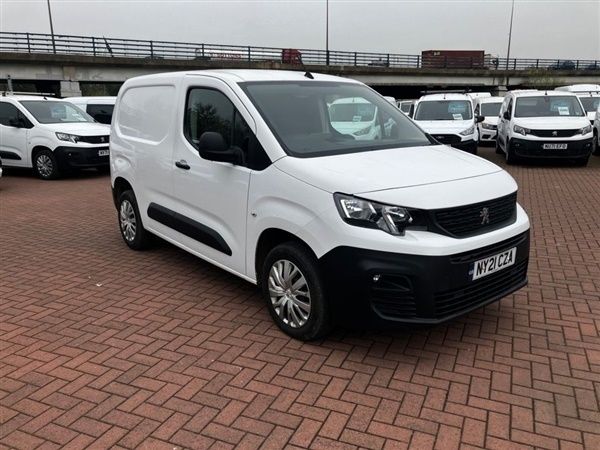 White Used 2021 Peugeot Partner Van | £8,400 (Fair price) - Image 1/1