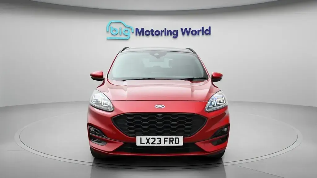 Usado Ford Kuga ST-Line X 150 CV (110 kW) 2023 Rojo SUV