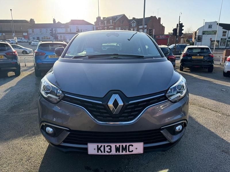 Usado Renault Scénic IV Dynamique 2017 Cinzento Monovolume